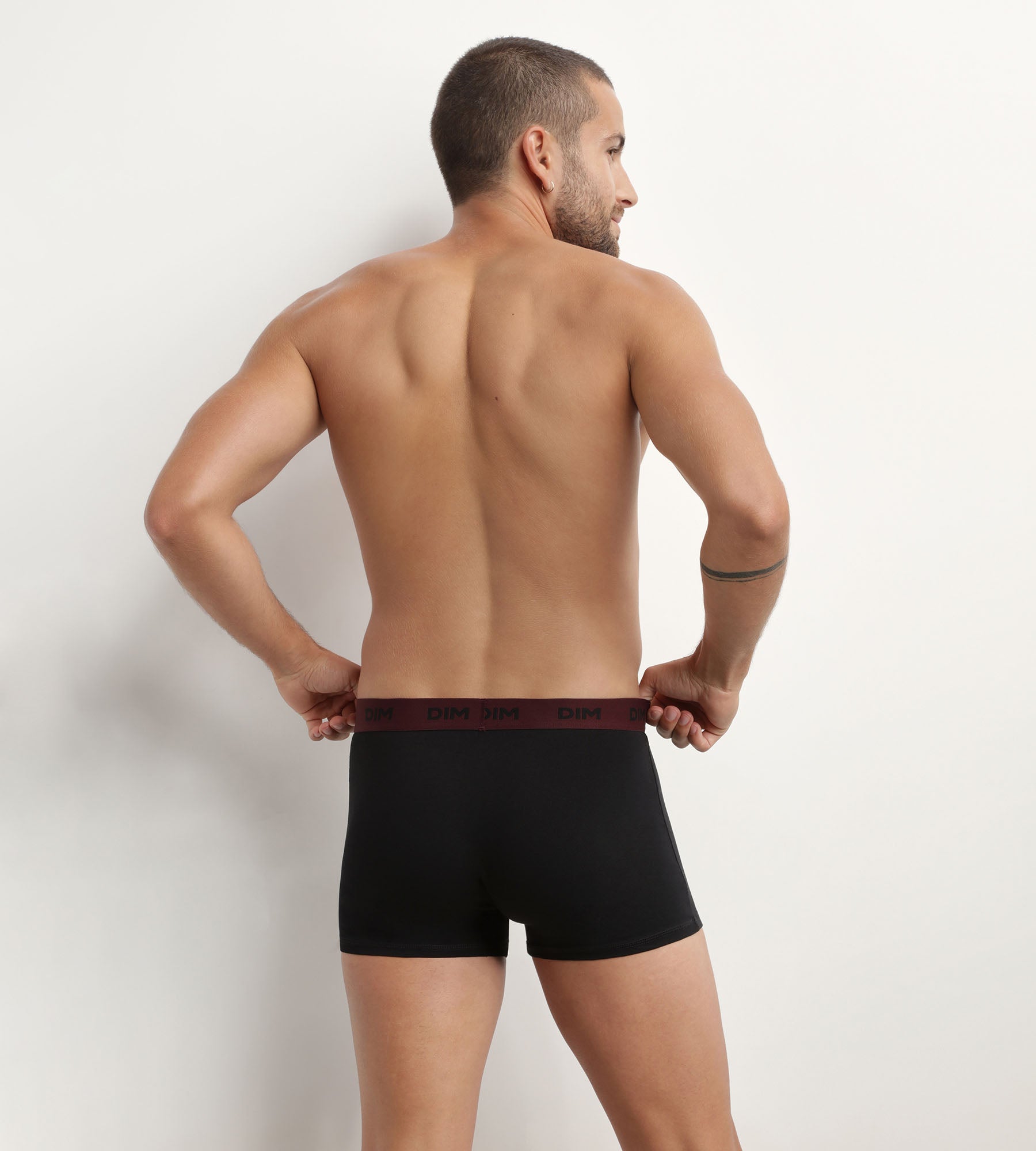 DIM Pack de 3 bóxers de hombre negros con cinturilla color Uva Mix & Colors