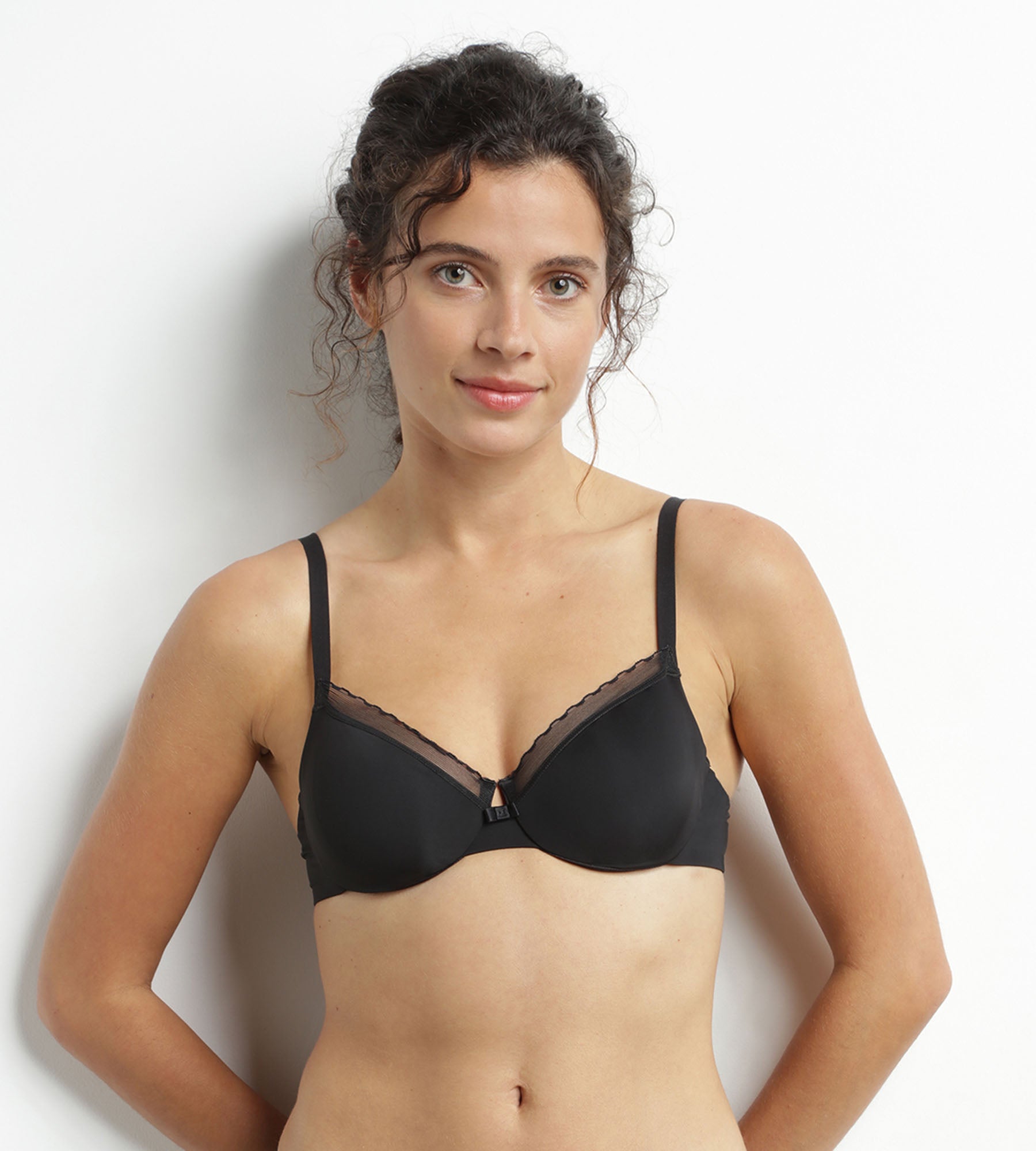DIM Sujetador push-on de microfibra y tul negro Dim Daily Confort