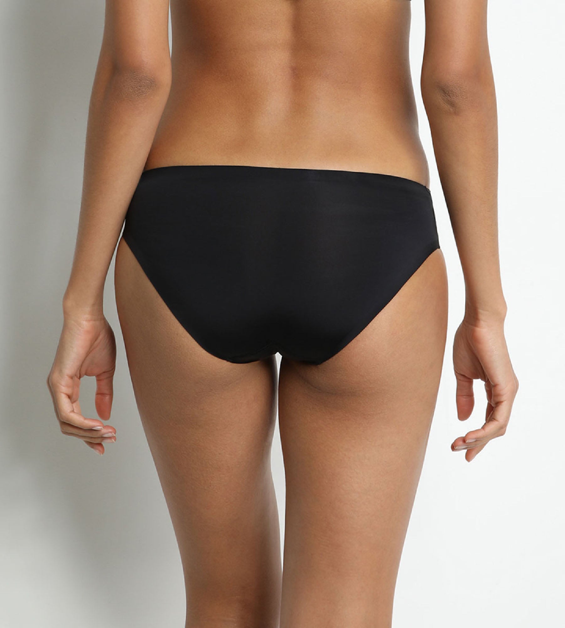 DIM Braguita invisile negra de microfibra - Dim InvisiFree