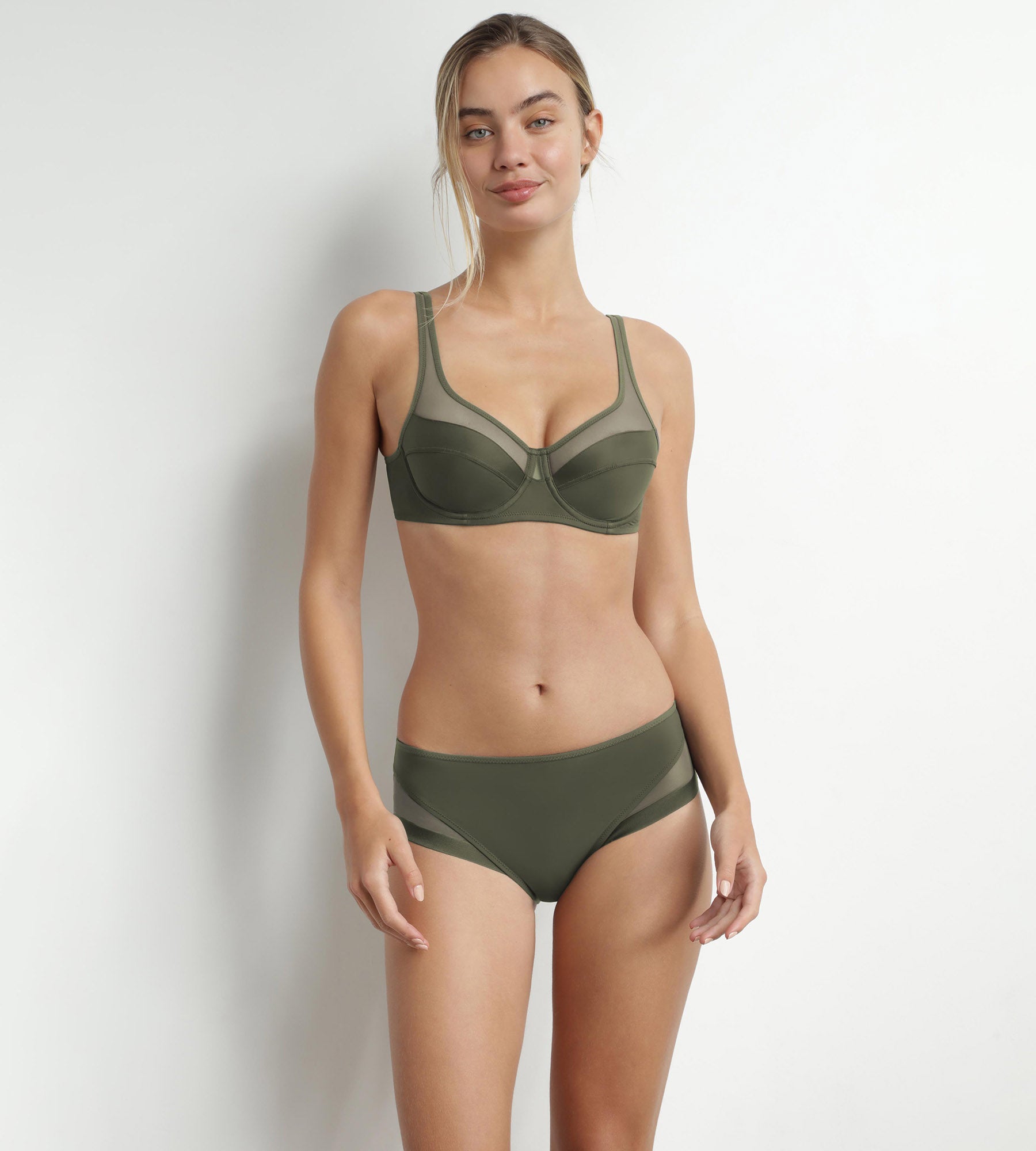 DIM Slip mujer microfibra y tul Verde Tenis Dim Generoso