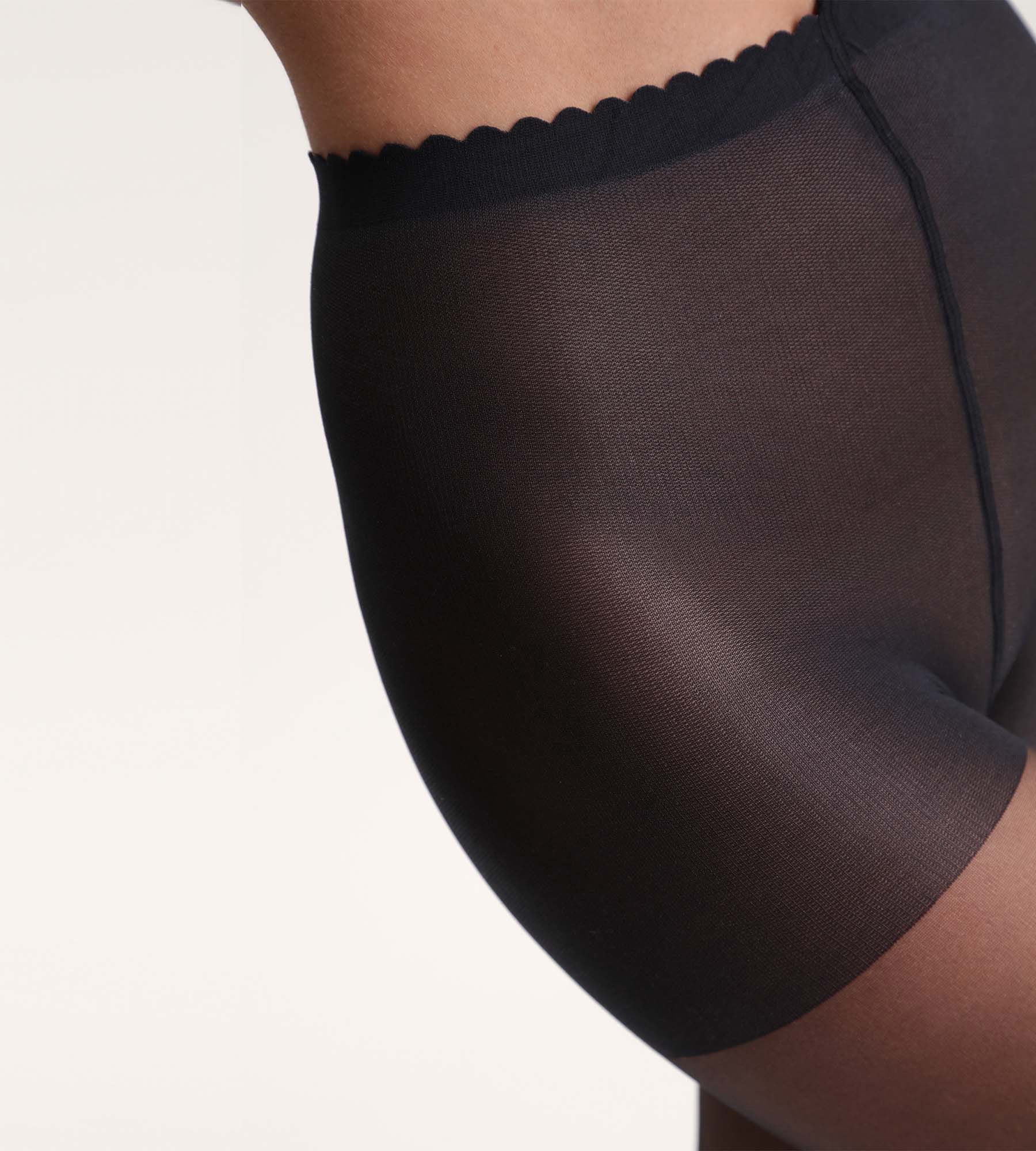 DIM 17D Body Touch Pantis transparentes efecto nude negro