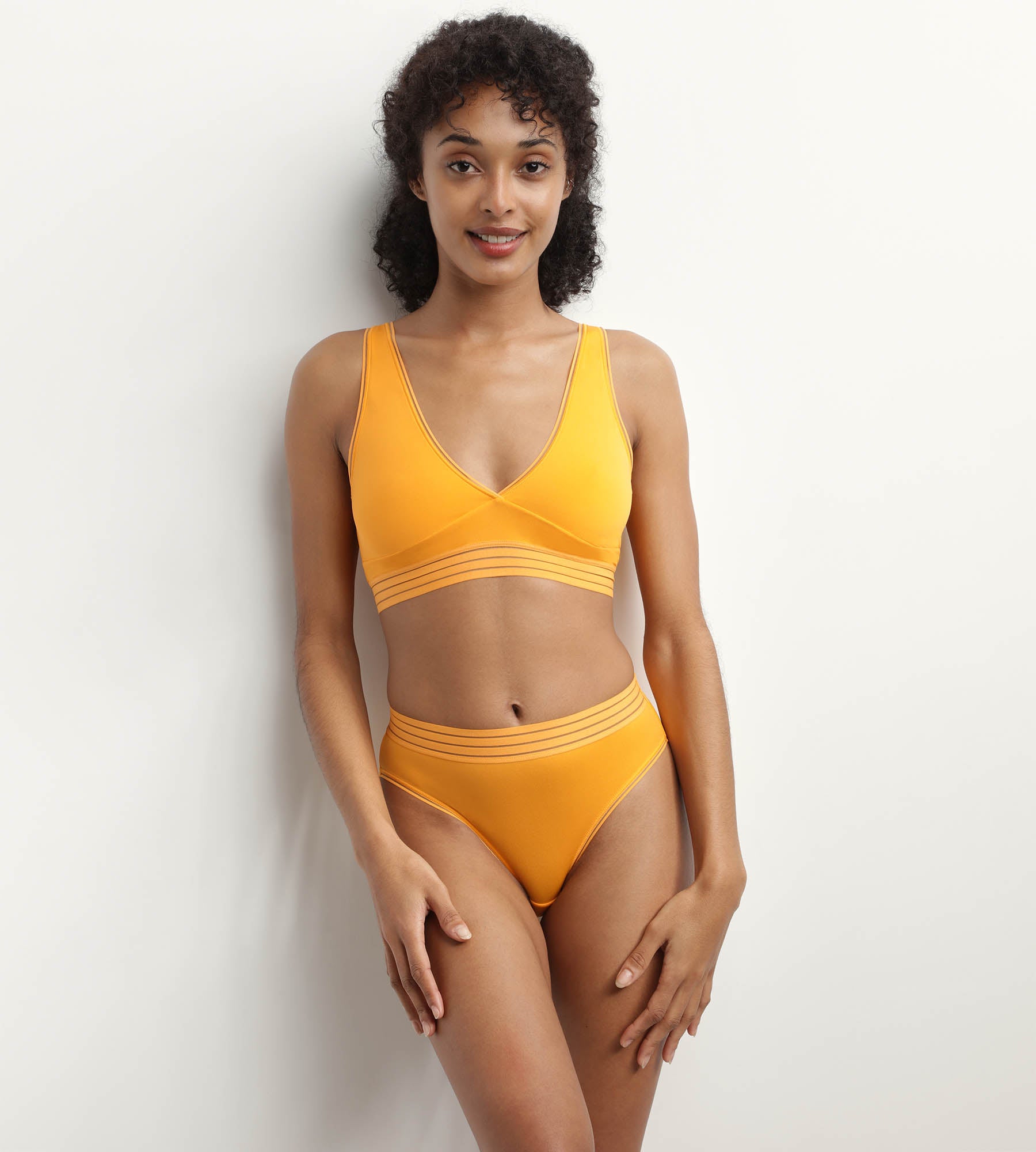 DIM Sujetador triangular sin aros de microfibra Amarillo Oh My Dim's
