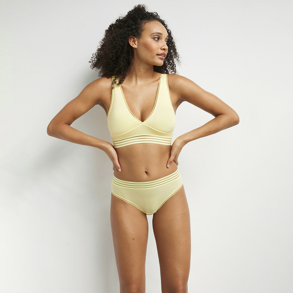 DIM Sujetador triangular sin aros de microfibra Amarillo Oh My Dim’s