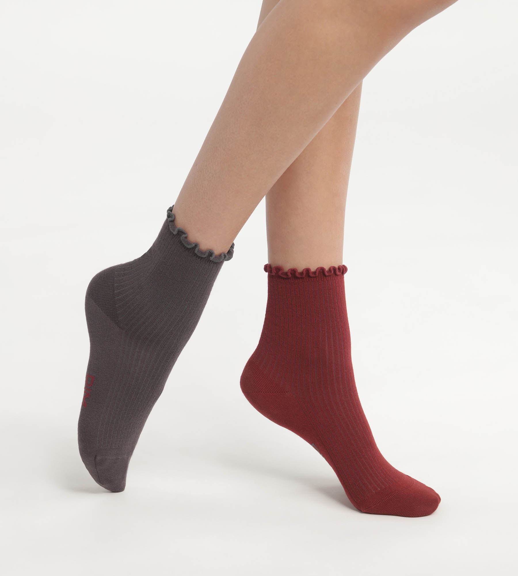 DIM Pack de 2 pares de calcetines de mujer con volantes gris y granate Dim Modal