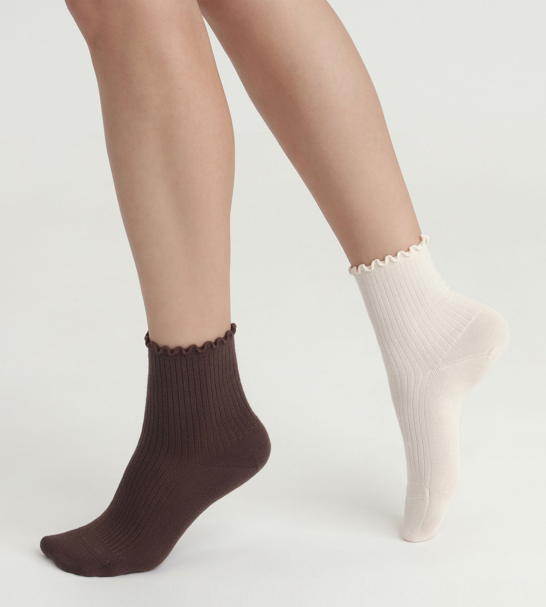 DIM Pack de 2 pares de calcetines beige de mujer con volante de Modal