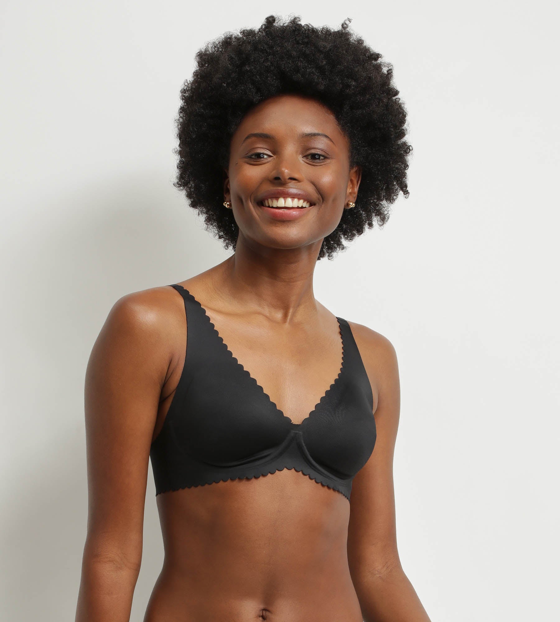 DIM Sujetador triangular halter con aros de microfibra negro Dim Body Touch