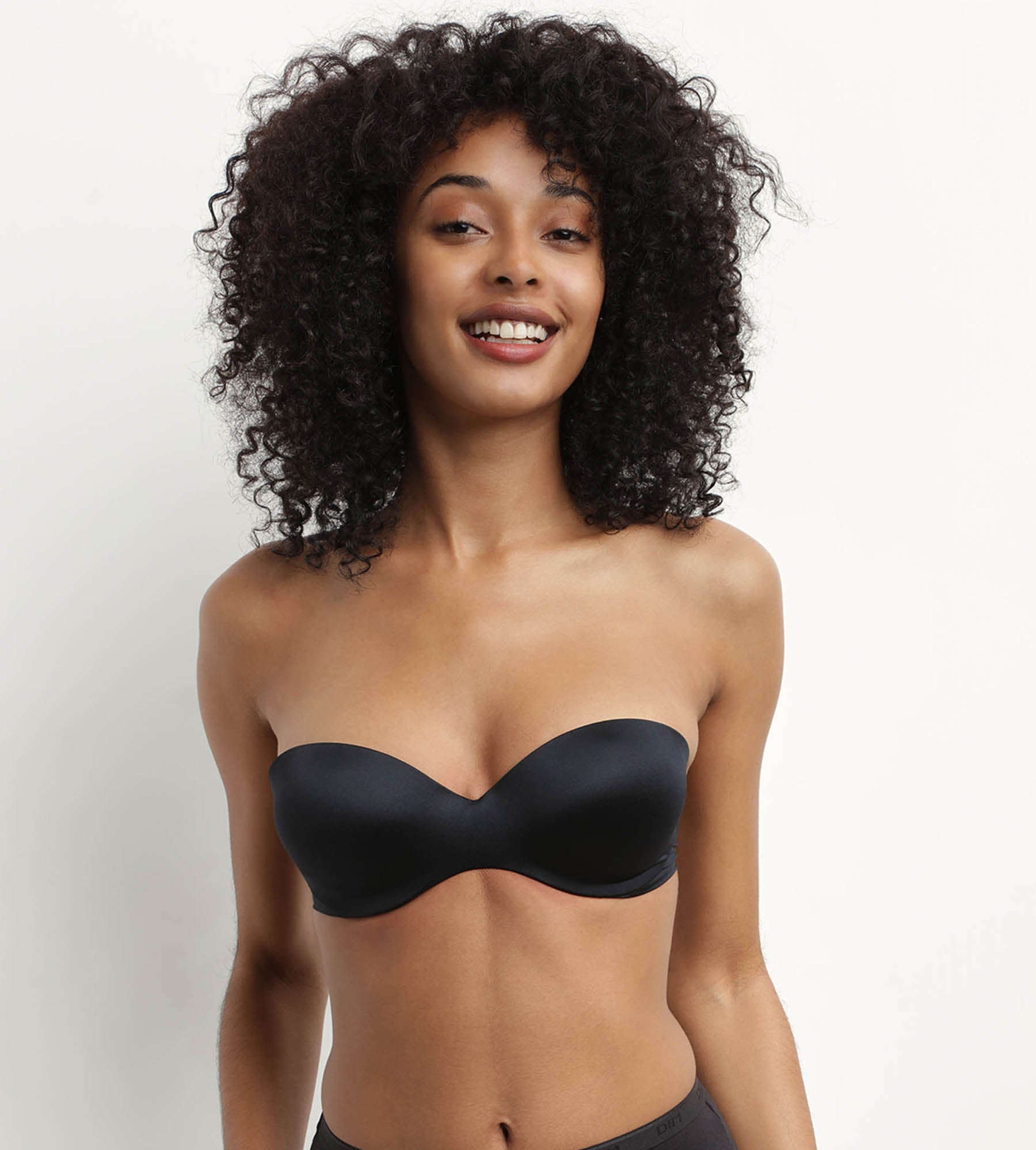 Sujetador tipo top de microfibra con tirantes extraibles Negro de Dim DIM