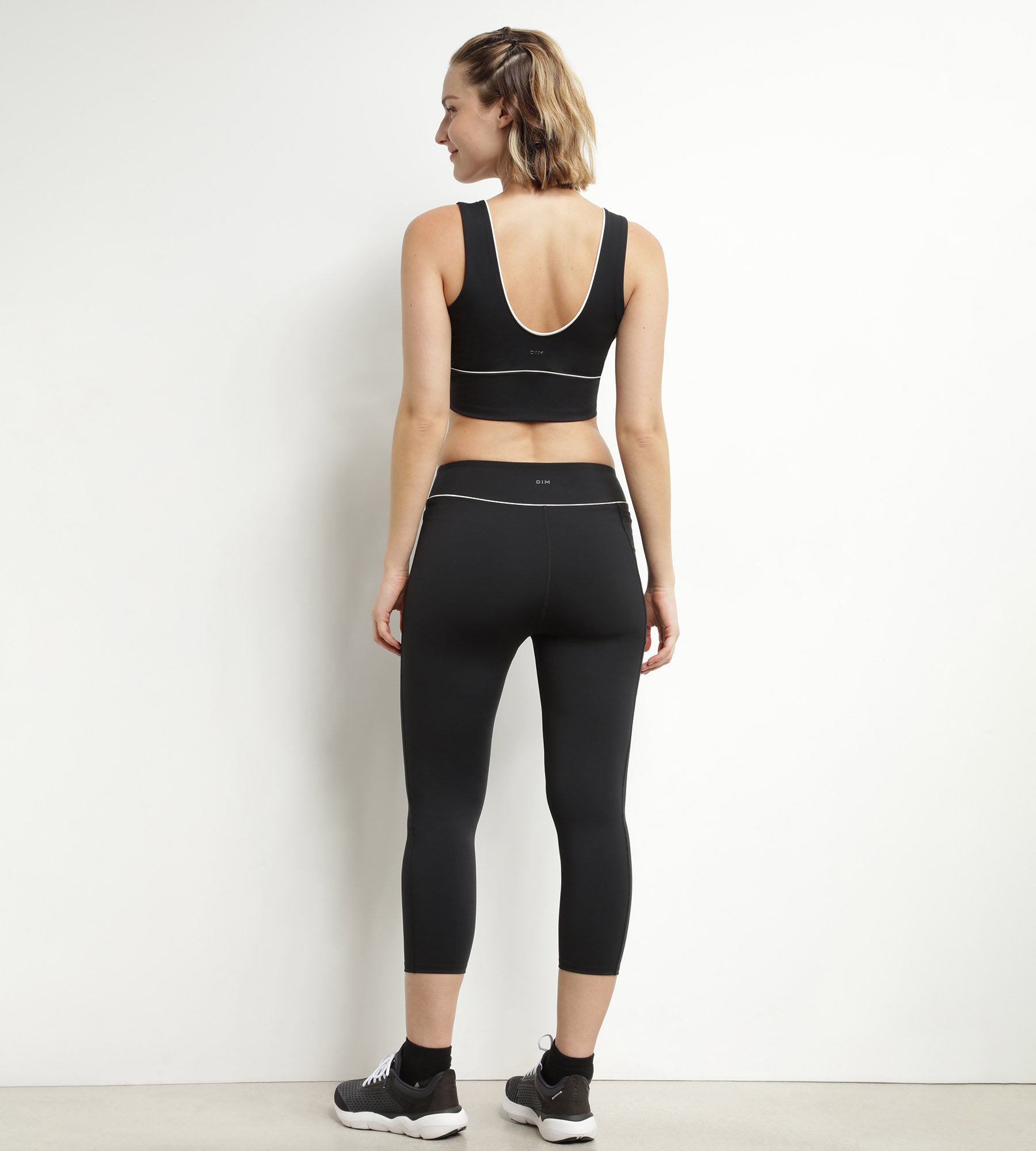 DIM Bralette largo de microfibra moldeadora negro Dim Move