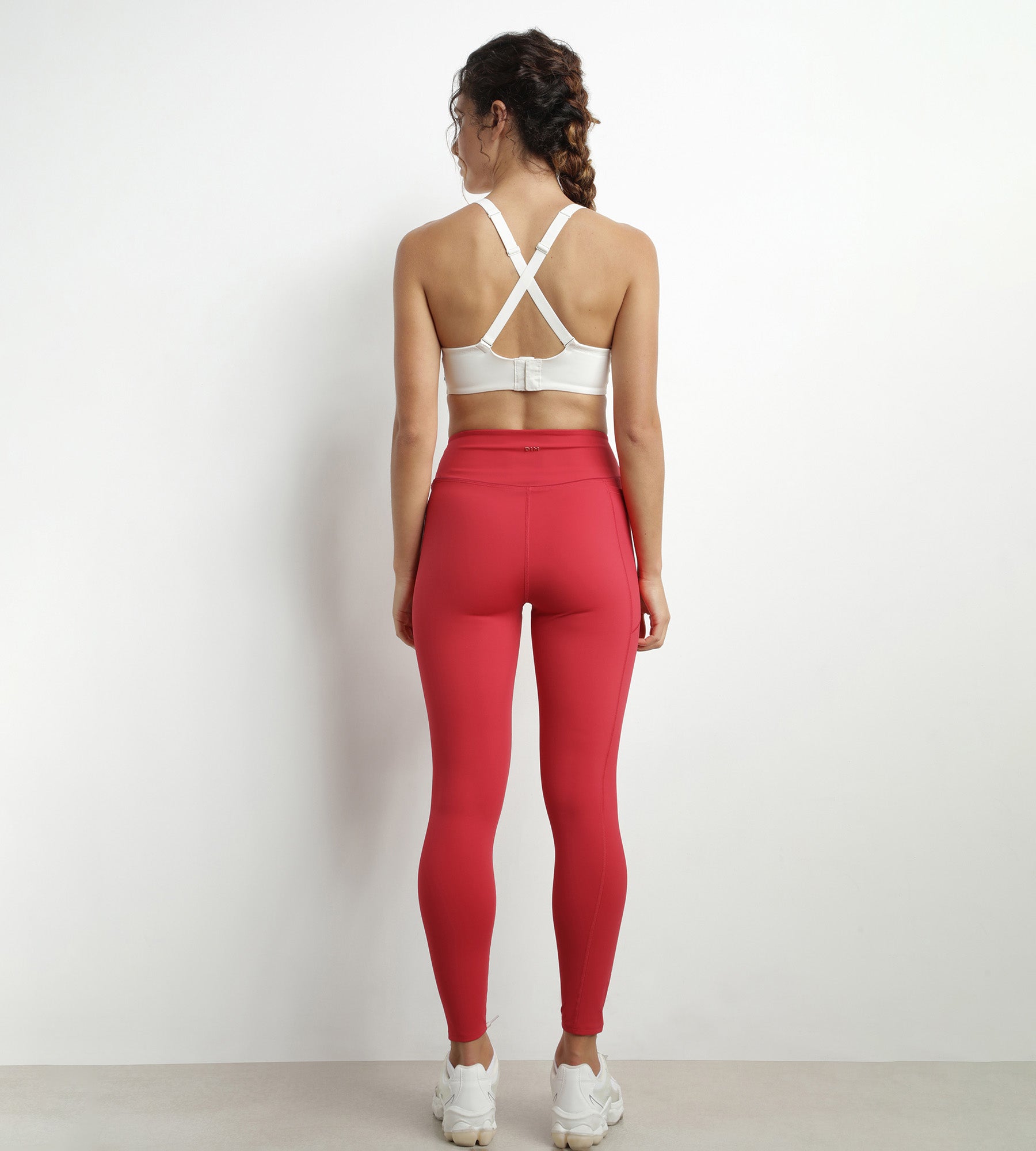 DIM Sujetador deportivo modelador de microfibra Crudo Dim Move
