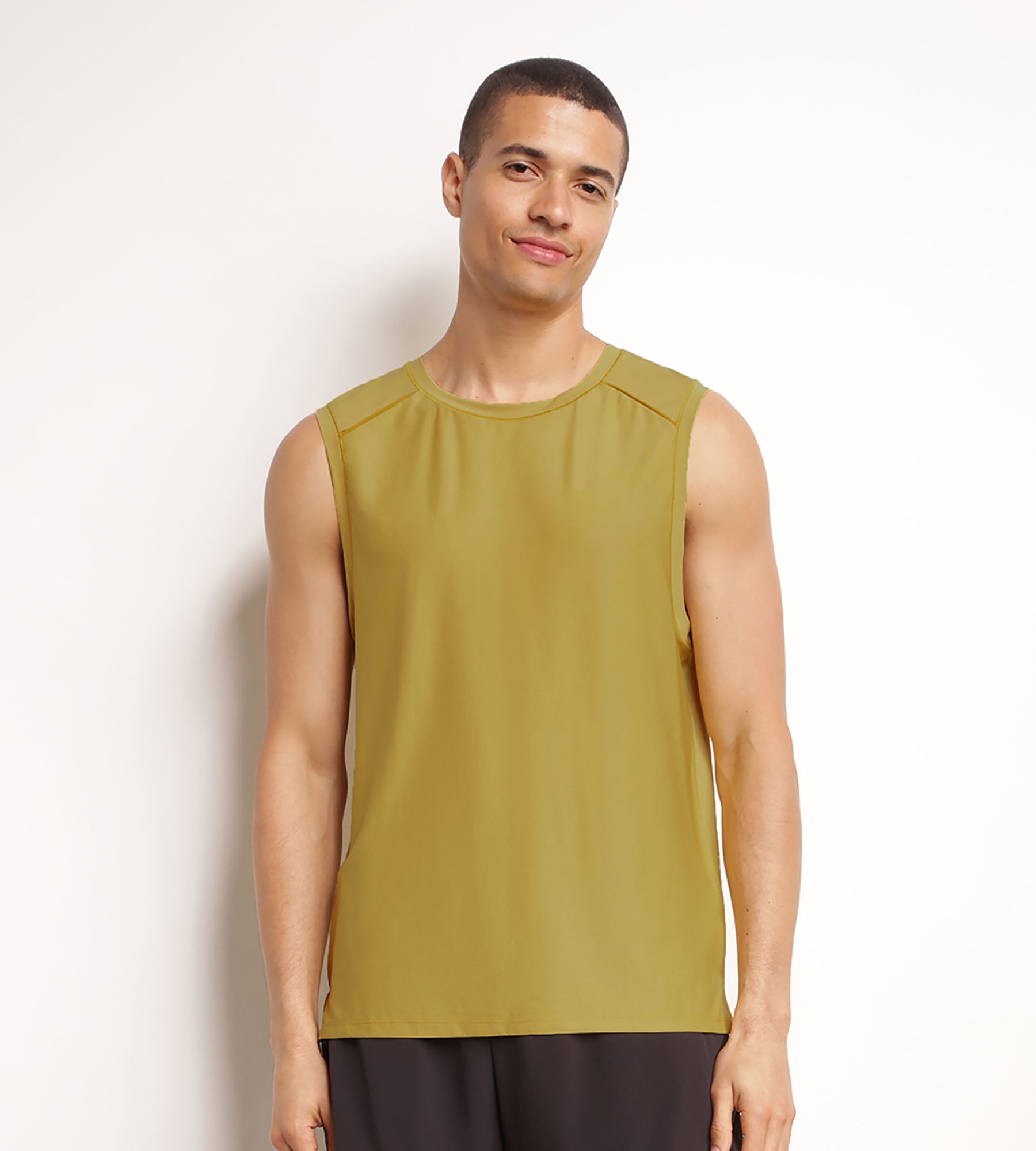 DIM Camiseta deportiva sin mangas para hombre en tejido vaporoso oliva Dim Move