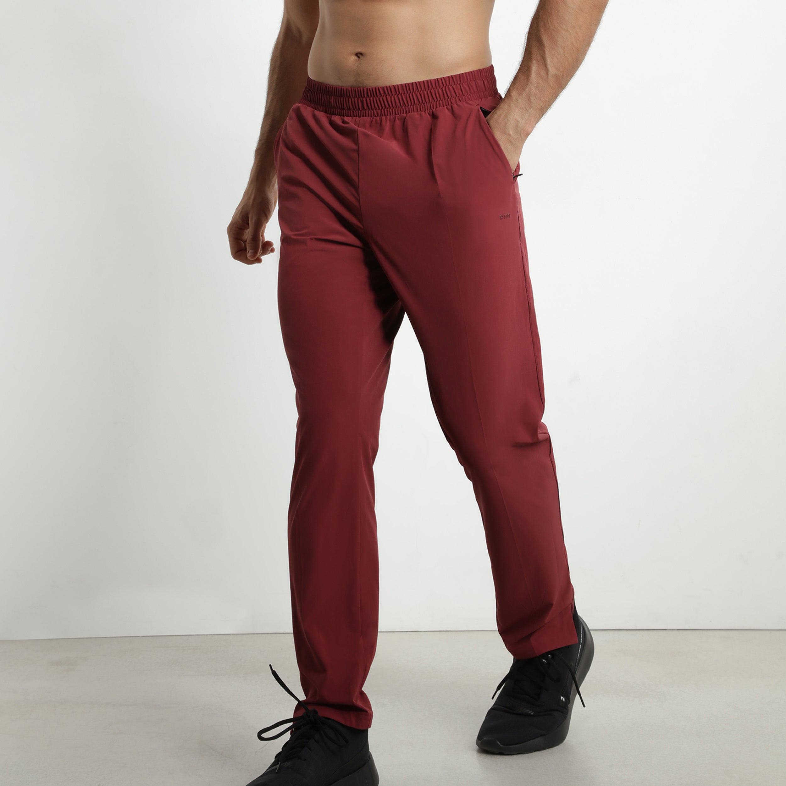 DIM Pantalón chino de punto elástico para hombre Burdeos Dim Move