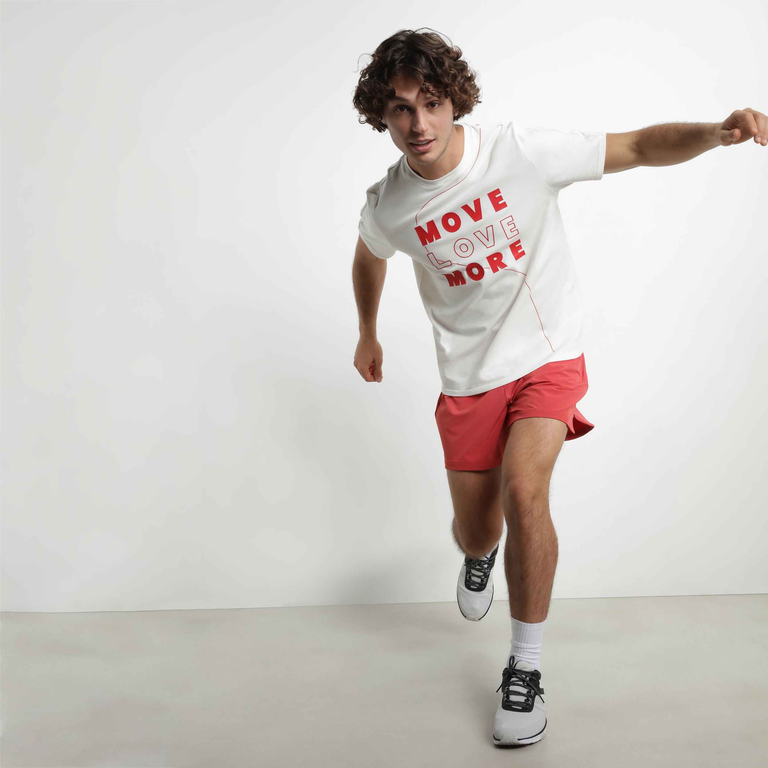 DIM Pantalón corto deportivo de hombre en tejido transpirable Rojo Dim Move