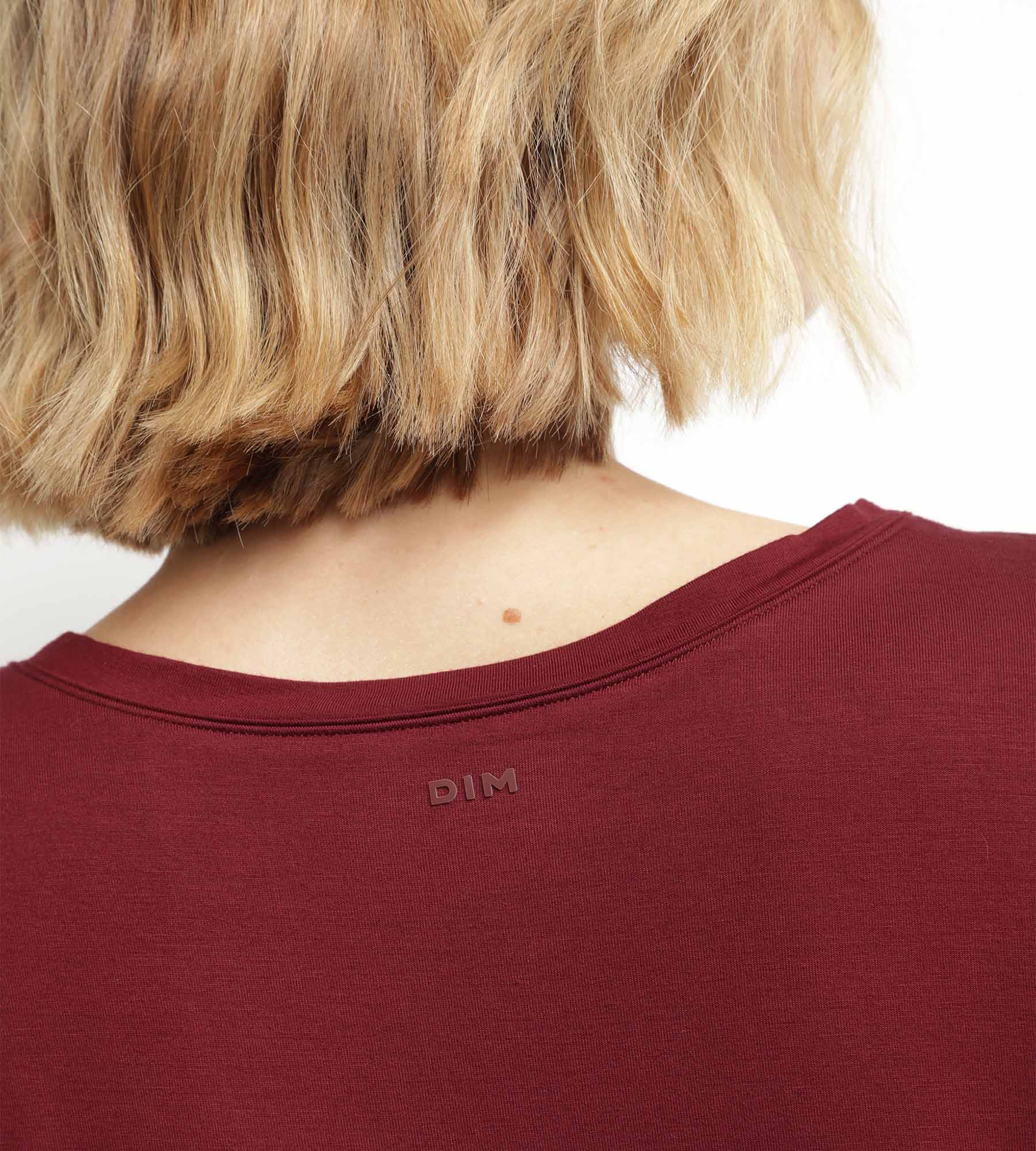 DIM Camiseta deportiva para mujer con doble abertura en viscosa burdeos Dim Move