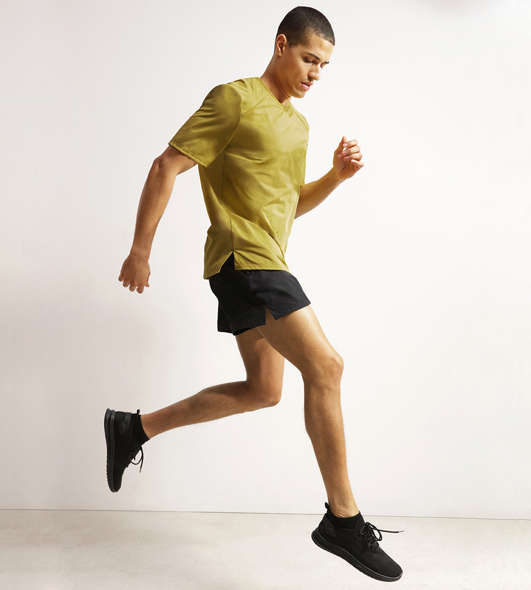 DIM Camiseta deportiva de hombre en tejido vaporoso oliva Dim Move