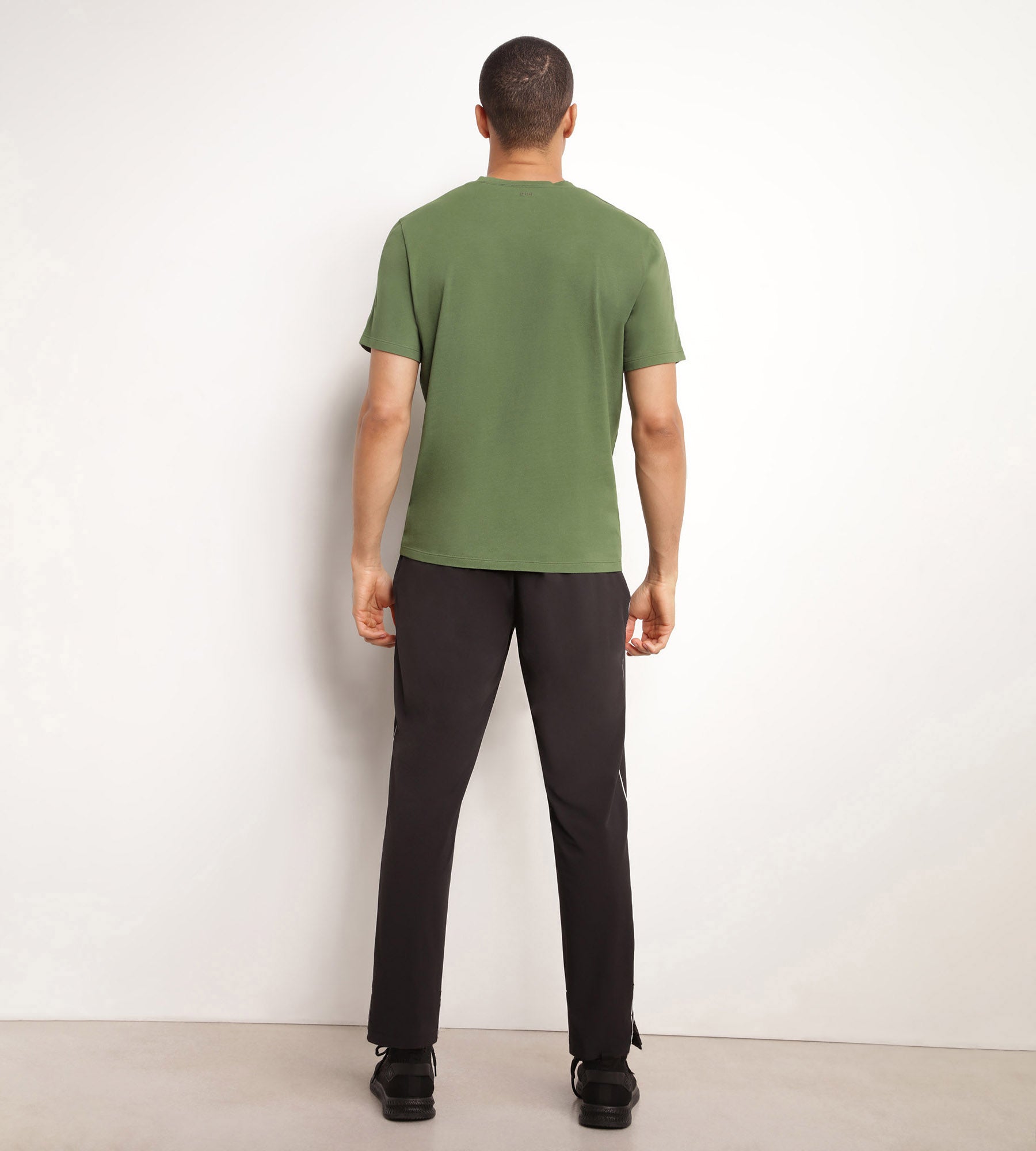 DIM Camiseta deportiva termorreguladora de hombre verde caqui Dim Move