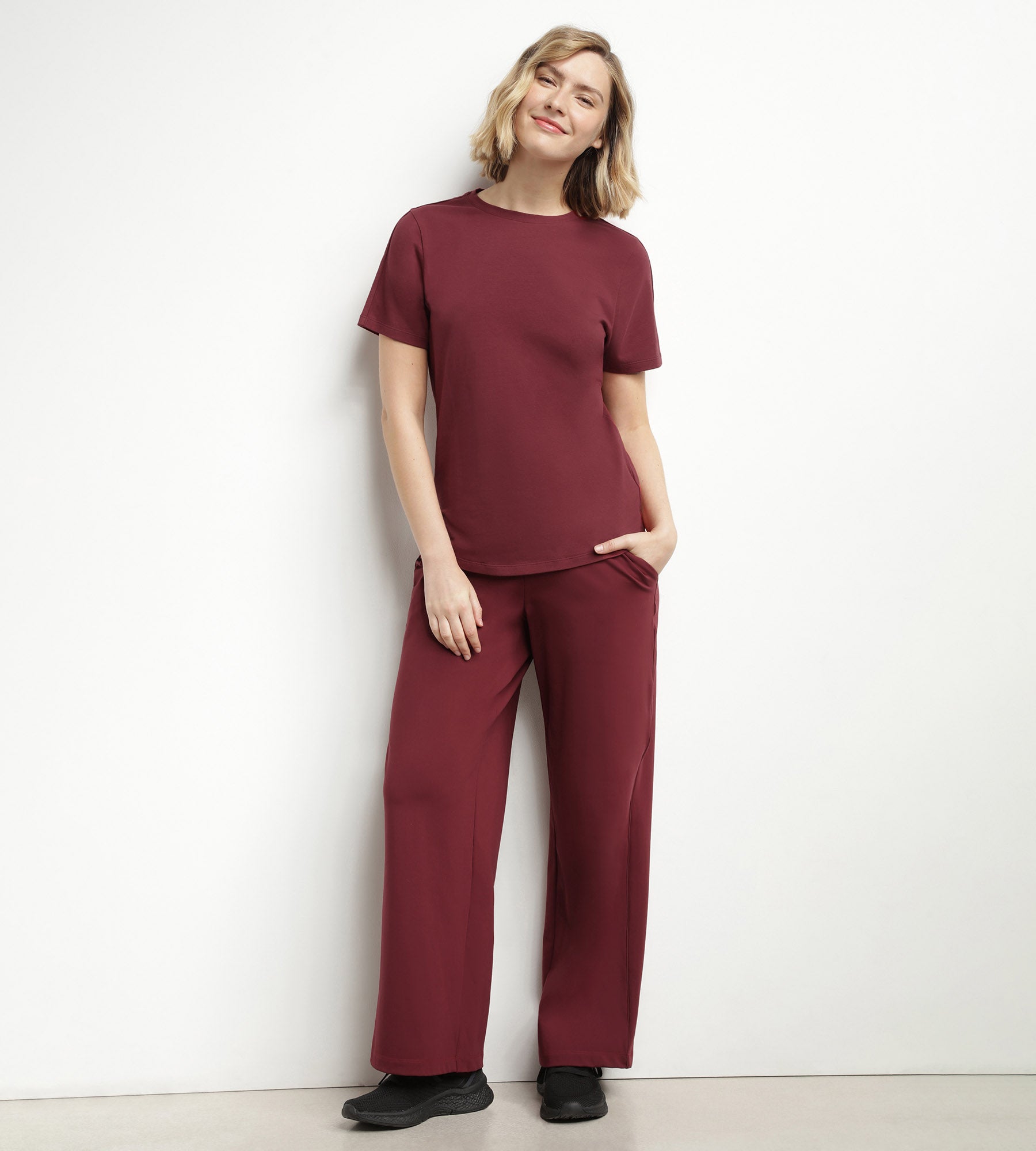 DIM Camiseta deportiva termorreguladora de mujer color burdeos Dim Move