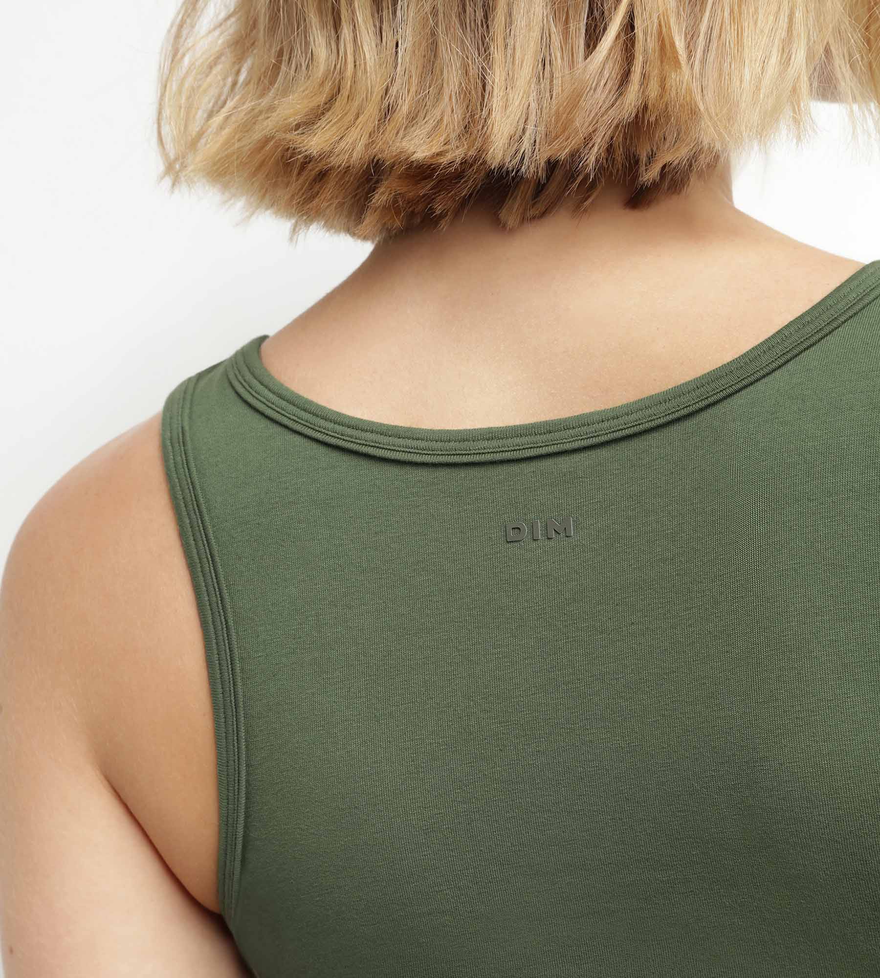 DIM Camiseta deportiva de tirantes termorreguladora verde caqui Dim Move