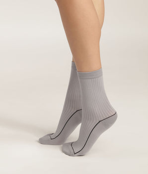 Calcetines de algodón de canalé para mujer Beige con ribete de color Dim Fashion