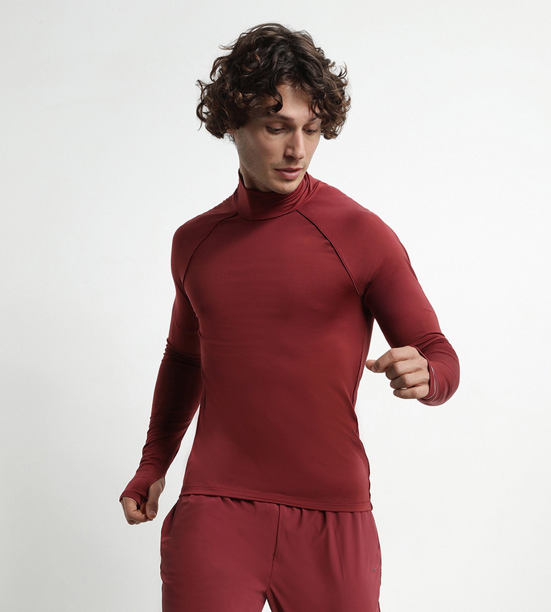 DIM Top deportivo de hombre con cuello alto en microfibra burdeos Dim Move