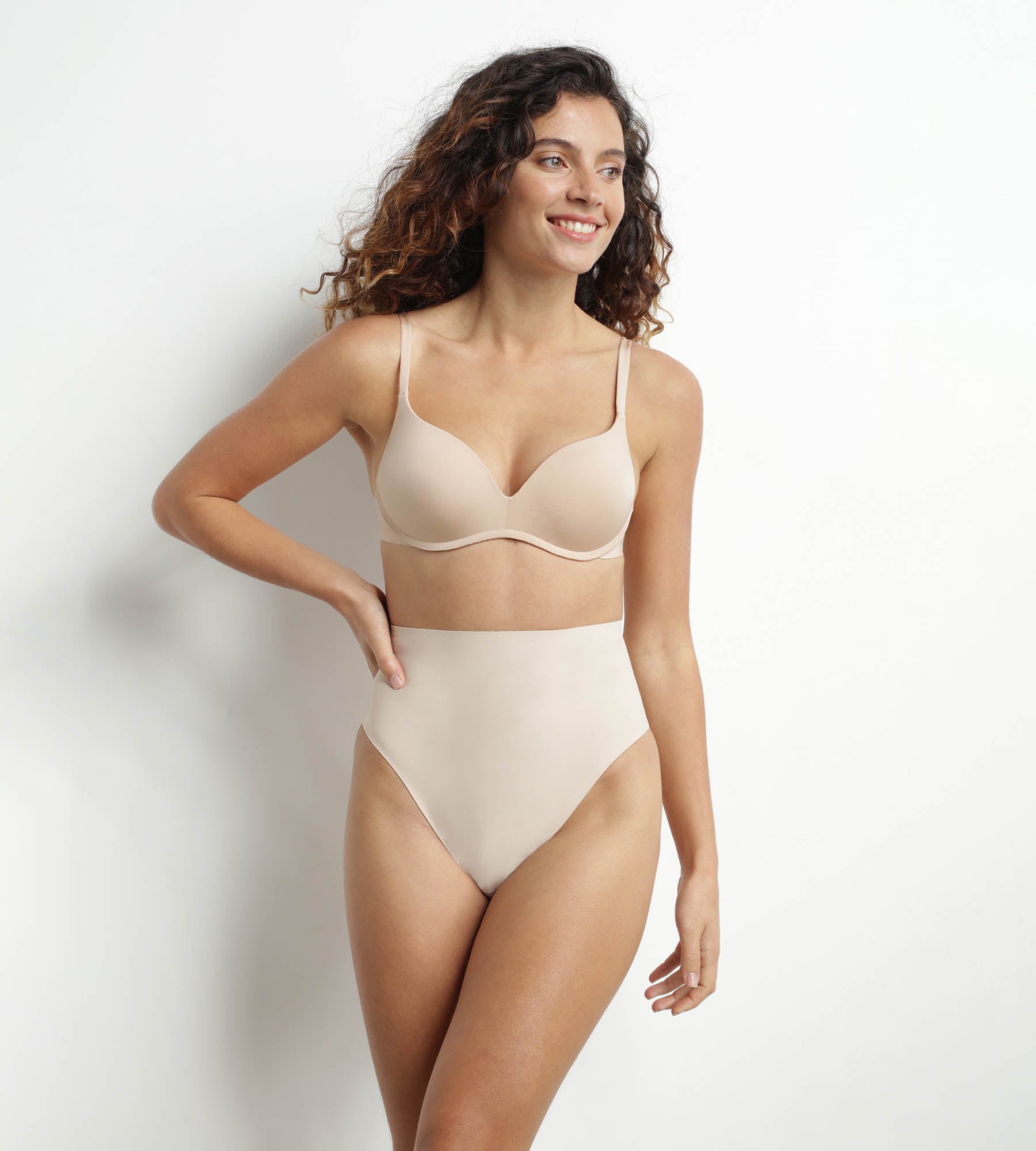 DIM Tanga moldeador mujer talle alto sin costuras nude Dim Silhouette Invisible