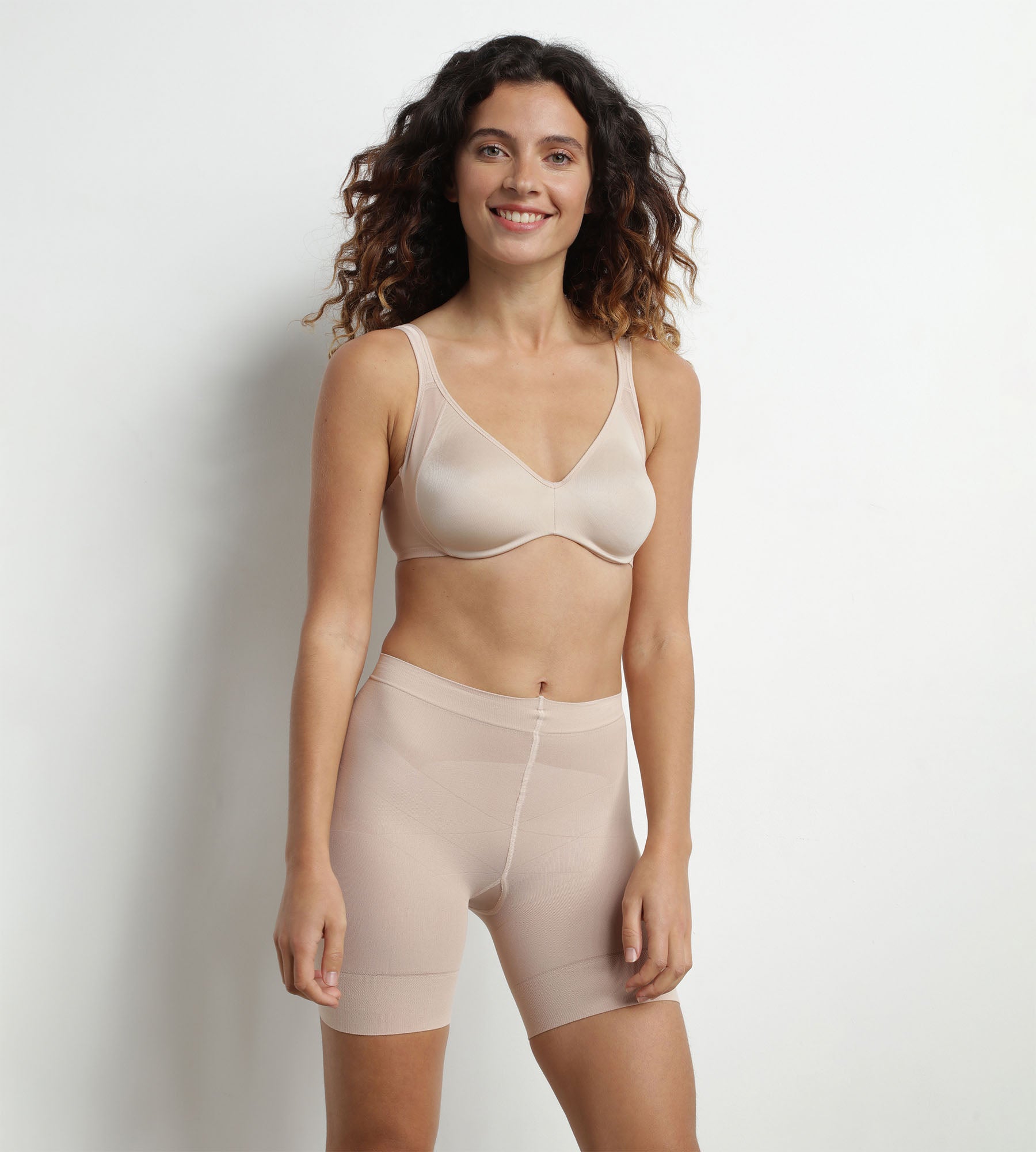 DIM Sujetador new skin de mujer Generous Minimizer