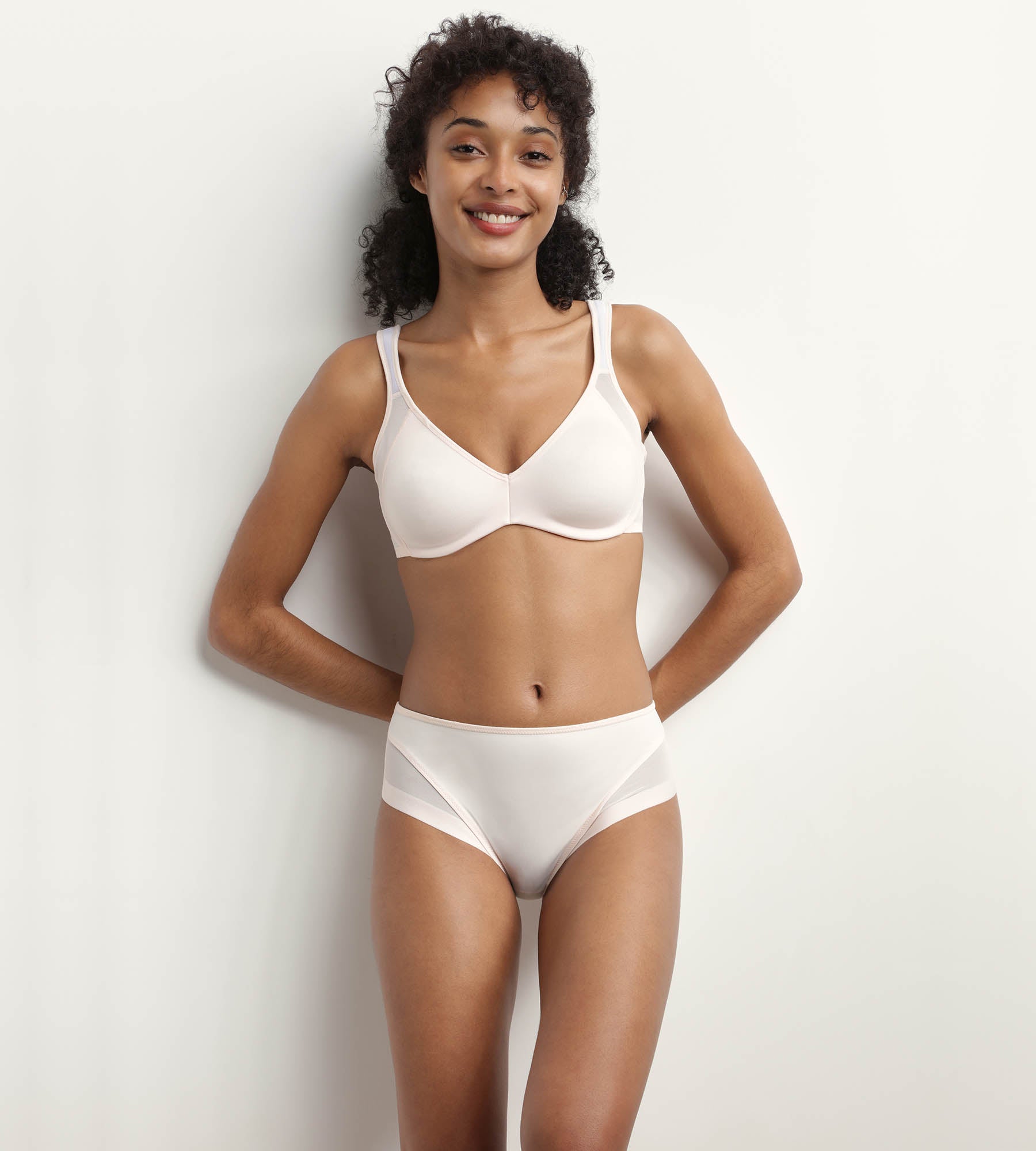 DIM Sujetador reductor con aros Rosa Generous Minimizer de Dim