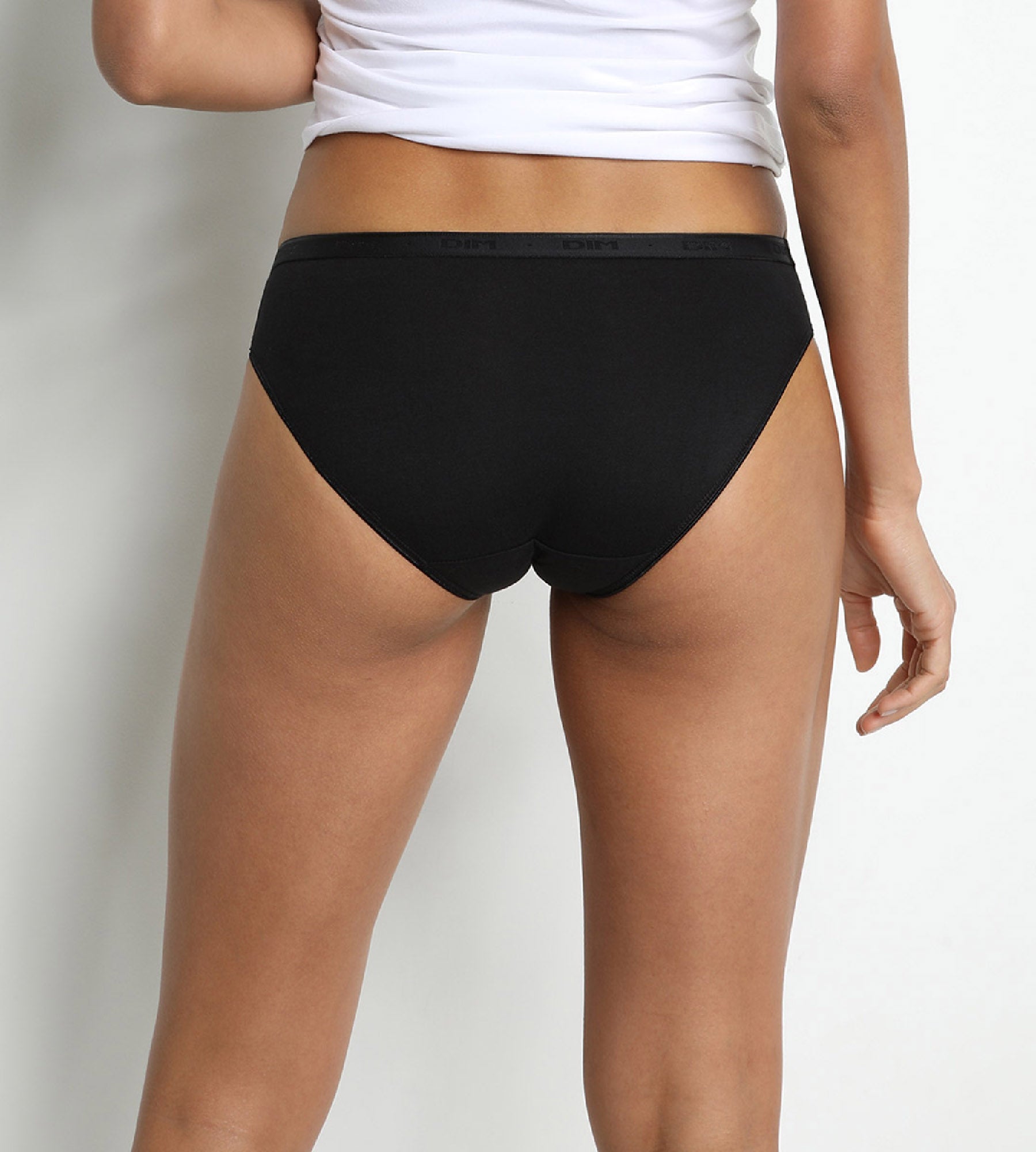 DIM Pack de 2 bragas de talle medio en negro y blanco de algodón ecológico