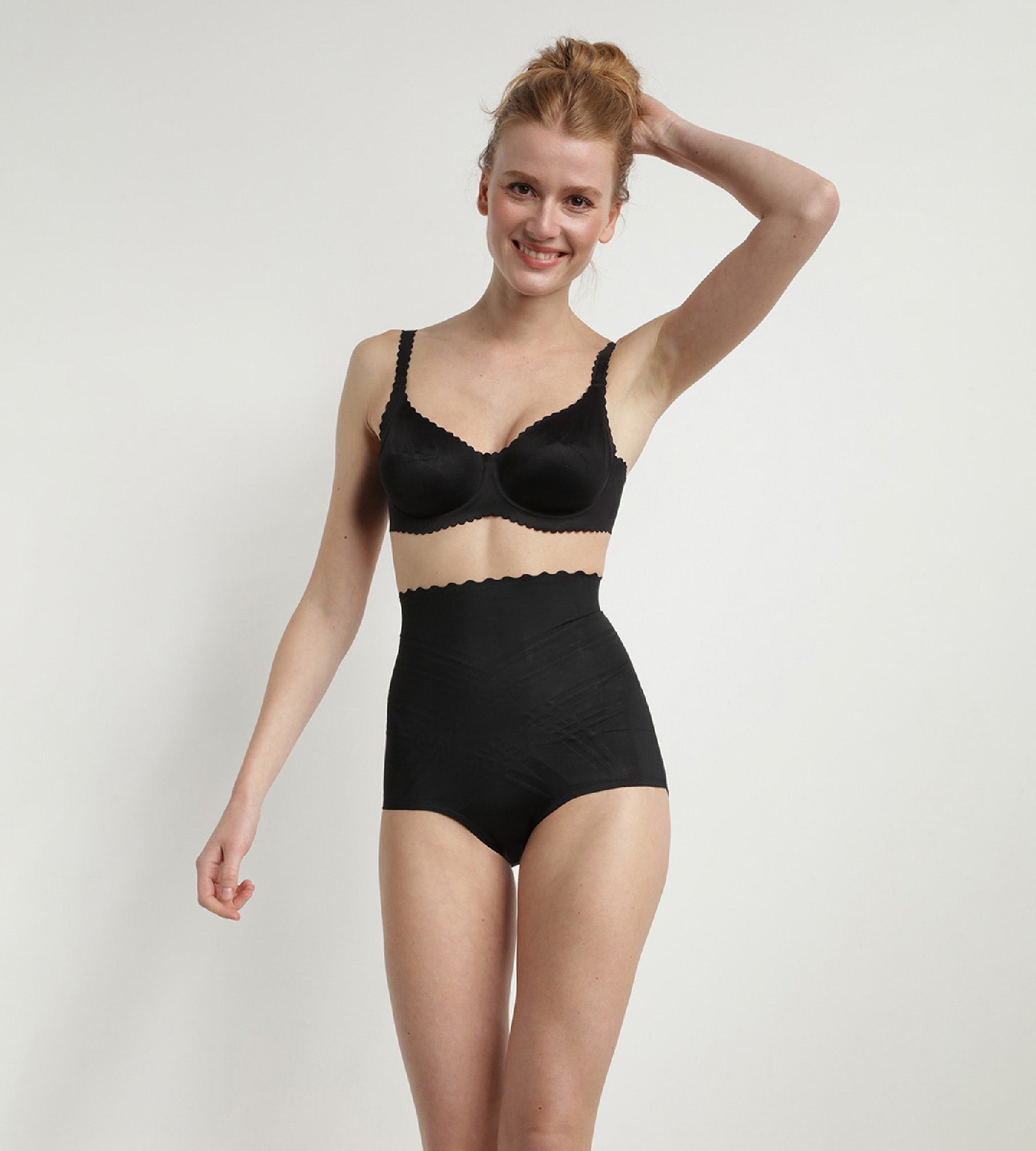 DIM Braga moldeadora talle alto 3 en 1 negra Beauty Lift