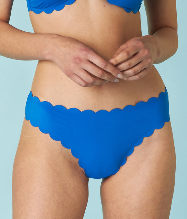 DIM Braguita brasileña Scallop en microfibra azul eléctrico