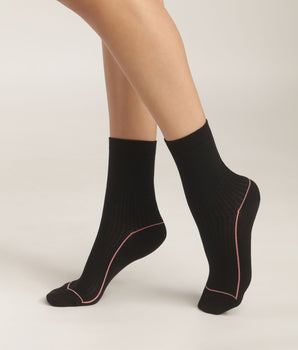 Calcetines de mujer de algodón negro acanalado con ribete de color Dim Fashion