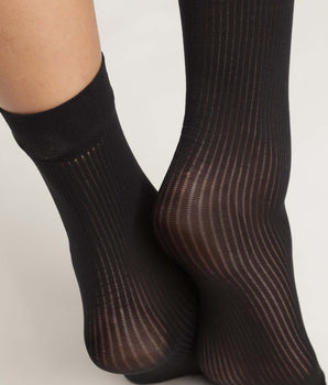 Calcetines tobilleros de gasa acanalada semiopaca para mujer Estilo Dim Negro