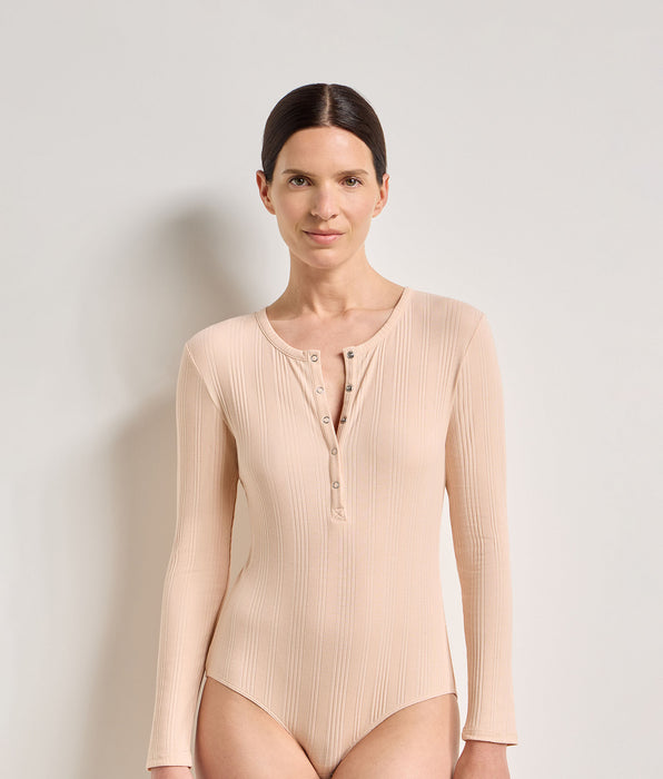 DIM Body camiseta de mujer de manga larga de punto jersey fino acanalado skin rosa Dim x Ines de la Fressange